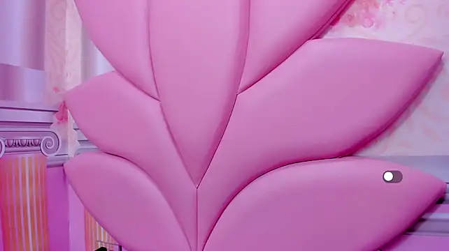 Sami_milk - Pinchi nipples 💦🔥