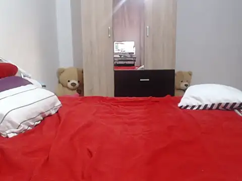 Emmatoo - show pussy