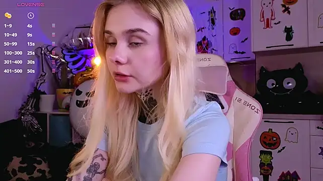 Britney_Lynch - show boobs