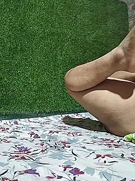 V-Queen-Riya - Full nude in public