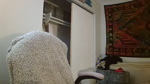 Madzbailey - Two toy squirt show