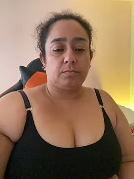 Agathaxxx-69 - Off bra show bobs