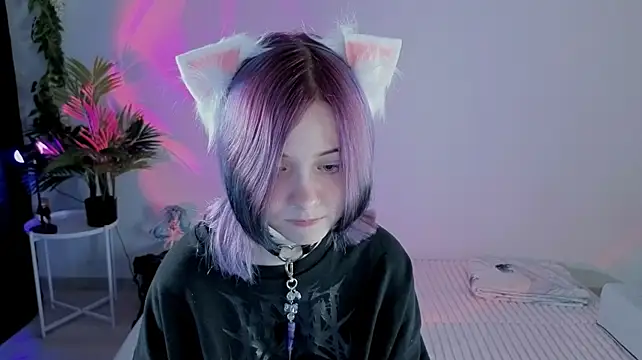 Hikkacat - 🤍 squeeze tits each other =^ᆺ^=