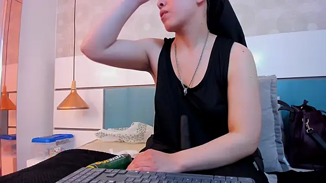 Ashkoreh - show ass + spank hard