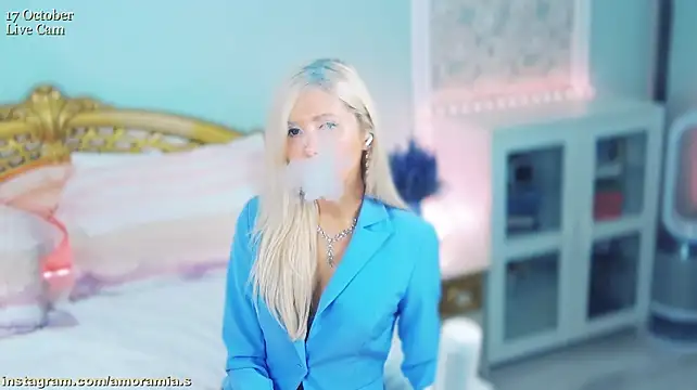 Amoramias - Sensual Striptease