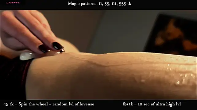 Alicia_x_art - Dofggy pose and spank ass till red