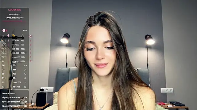 Veluxe - Shake boobs under my top