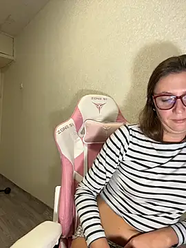 BeatriceTender - doggy without panty
