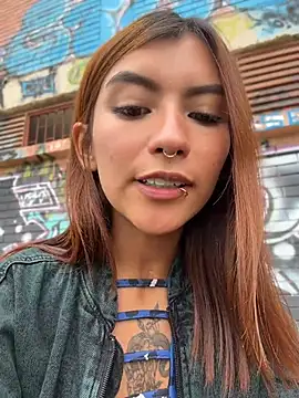 Zoe_addiction - Riding dildo on the street