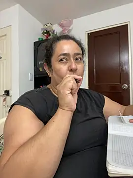Agathaxxx-69 - Off bra show bobs