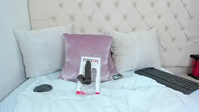 Daniela_gio - Spanks my ass