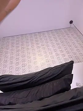 Vivian_Ellery - my fingers really deep inside my pussy