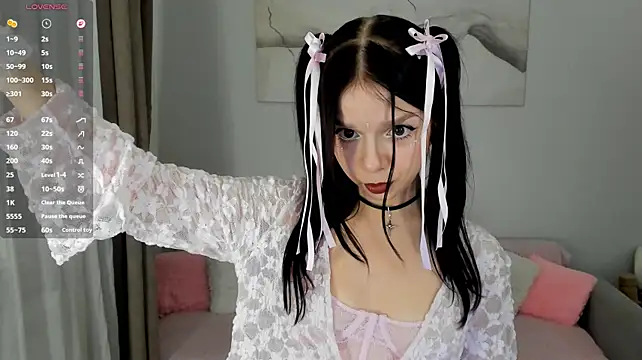 Crystal_lilith - play with my nipples close up