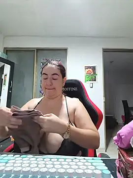 Rosahills - cream in tits and bounce
