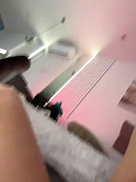 Luv_Doll - 2 fingers in pussy