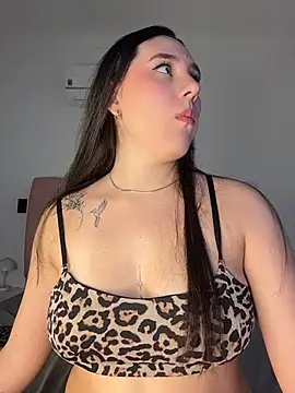 _ISABELLA_HOT_