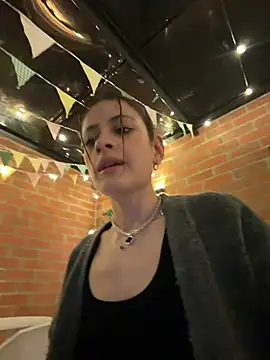 Alana15 - SQUIRT ACROSS STARBUCKS TICKETSHOW