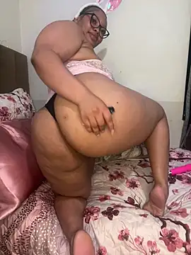 Candy-95 - Let’s get real naughty daddies 💦👄