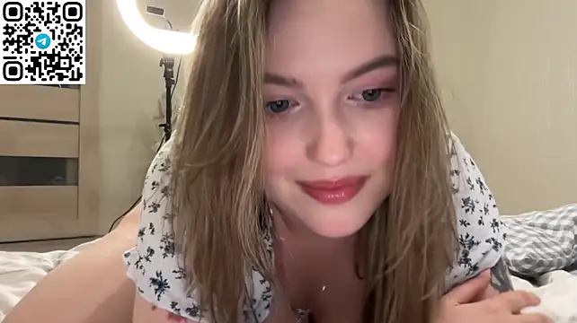 Milkbun_x - teasing my nipples through my bra