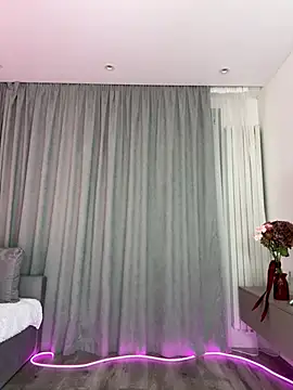 Luv_Doll - 2 fingers in pussy