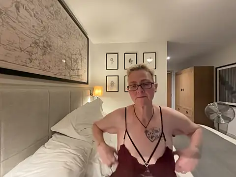 Curvy-Jinx - LT pre recorded video + 2 mins control