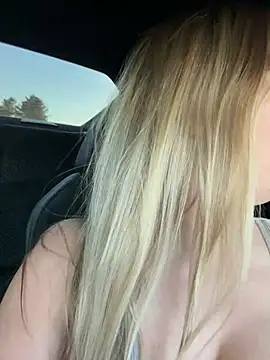 Lucyallen4201 - Spread Ass