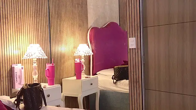 GabyKastell - Show tits and bounce 🍒