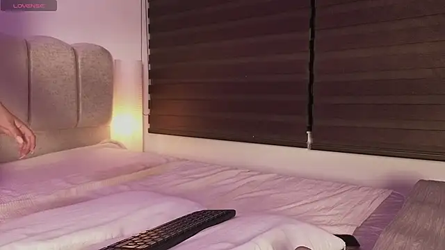 Emma_Rhoadess_ - Massage boobs