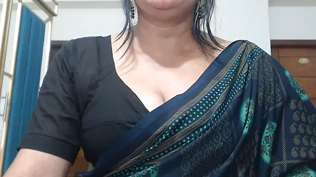 Maisa-130 - boobs show