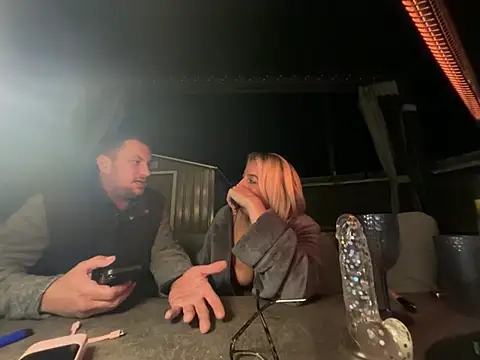 MrandMiss4Life - Twerk with panties down!!