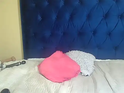 PreetyQueenX5 - keep my pussy wet