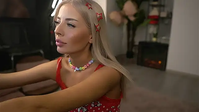 SerenaNoir - Spread pussy and finger🍕😋🍴🤤