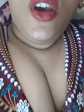 Arushi9490 - Ass show