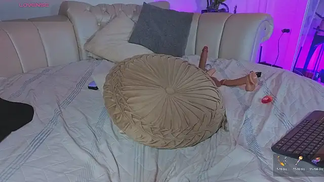 AshlyBloom1 - PLUG MY SEXY ASS