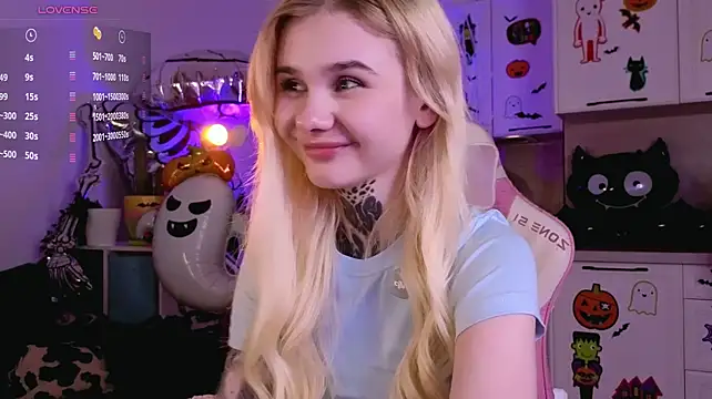 Britney_Lynch - show boobs