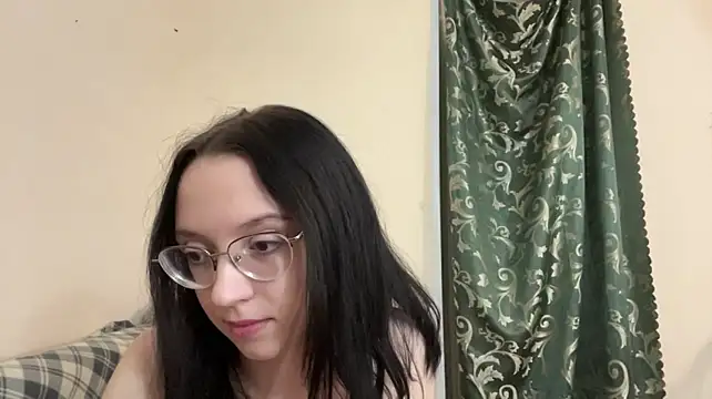 EvaRavelle - tease with my top<3