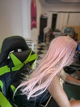 NovaFoxx - SHOW MY PHAT ASS IN THE OFFICE 🥵