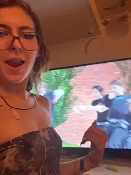 Alina-420 - show pussy