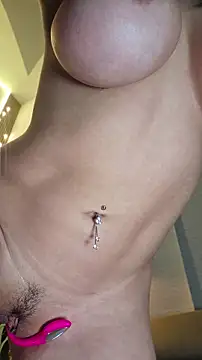 HannaBeckett - USE A BUTTPLUG AND CREAM MY ASS🤤🤤🤤