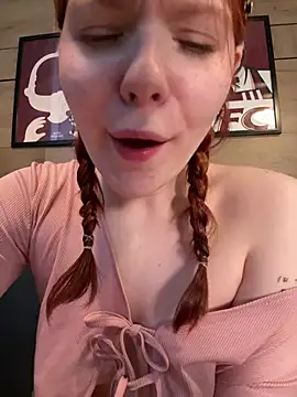 Freaky__Nikki - sloppy dildoblow job under the table