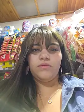 Ivy_enjoy - Oiling my tits in public