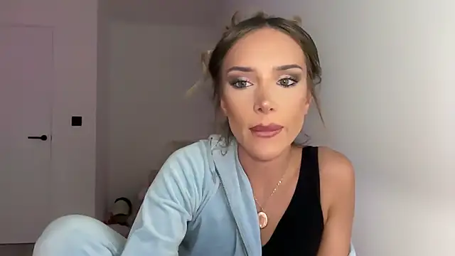 Ellabelle - Spit and pinch nipples 💋
