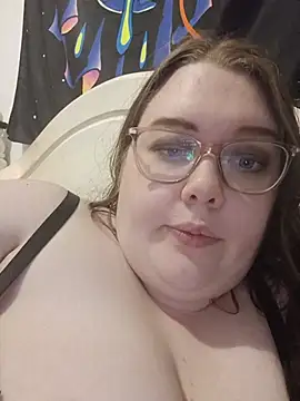 Sexycurvyemilyy - Lasr trp gets 4 vids