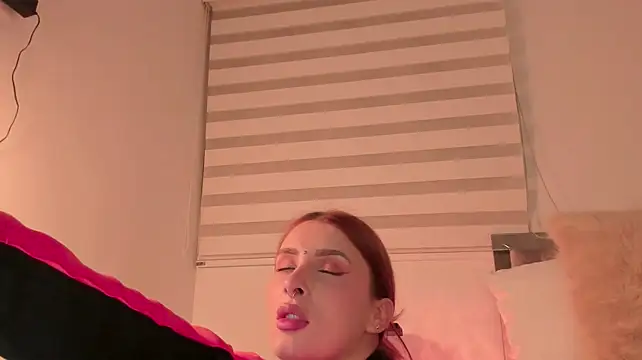 Alissonroses - Squat dildo