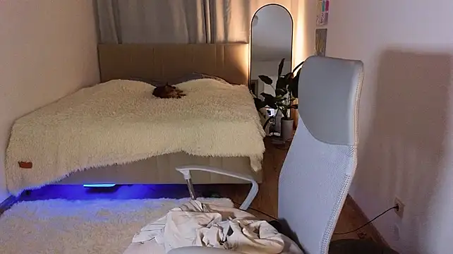 EllsaJean_ - show u ass