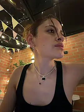 Alana15 - TOPLESS SQUIRT IN PUBLIC TICKETSHOW