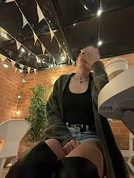 Alana15 - LAST TIPPER GETS A VIDEO