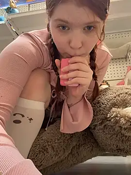 Freaky__Nikki - pourout fake cum on my pussy & orgasm
