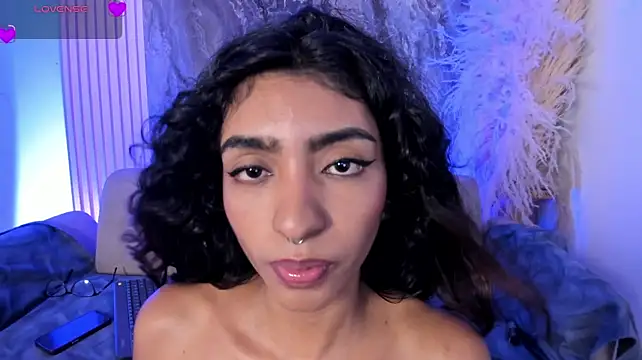 HottieVeroo_ - RUB MY TIGHT PUSSY