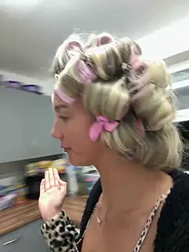 Summerblue_ - Bend over naked close up pussy 😻